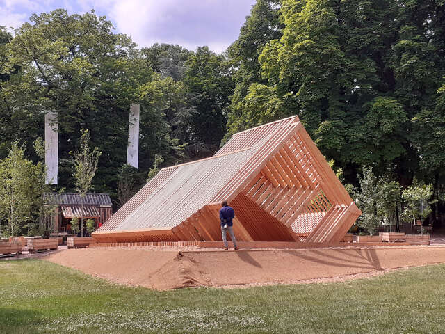 STRAATKUNST - POINTS DE BÂTI, ARCHITECTUUR EN BOMEN