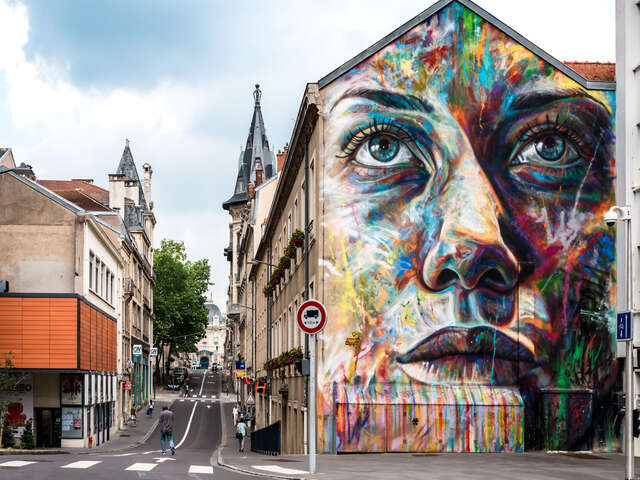 Street Art - "Giulia" David Walker