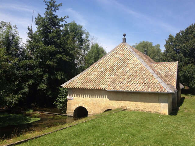 Le ruisseau de l'abreuvoir et la prairie de rouceux