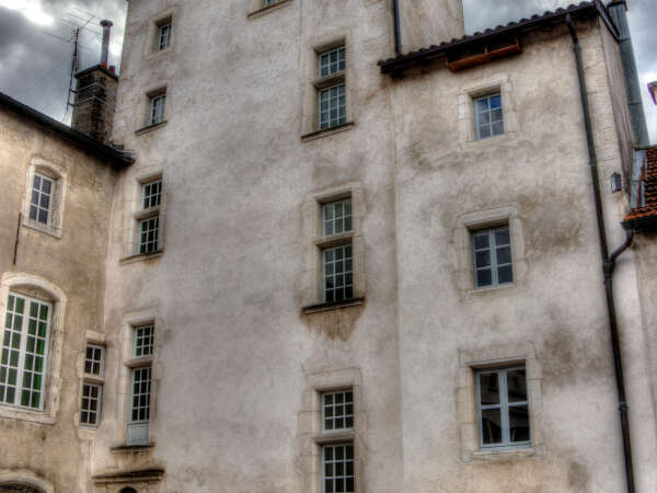 Ouverture de l'escalier Renaissance et des caves de l'hôtel de Houdreville