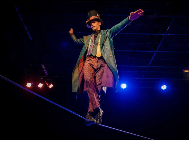 Cirque, marionnette et musique : Le chapelier fou