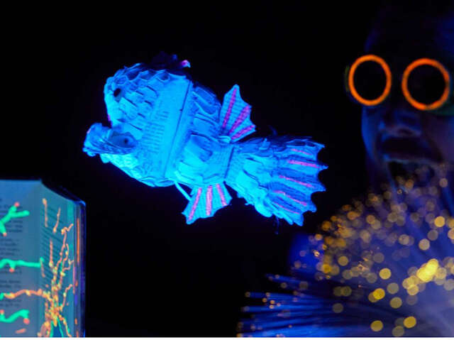 Marionnettes et livres découpés : Bibliotron