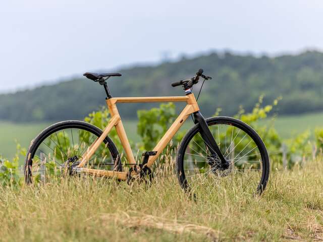 Location de Vélos en Bois à l'Office de Tourisme