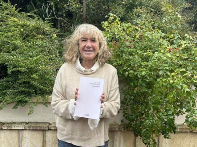 Présentation d'un ouvrage et séance de dédicaces