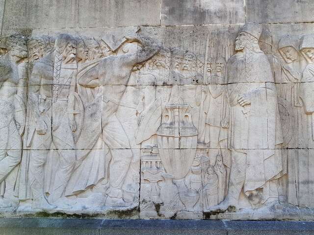 Les méros à Soissons : la lignée des rois des Francs se cachent dans les rues de Soissons !