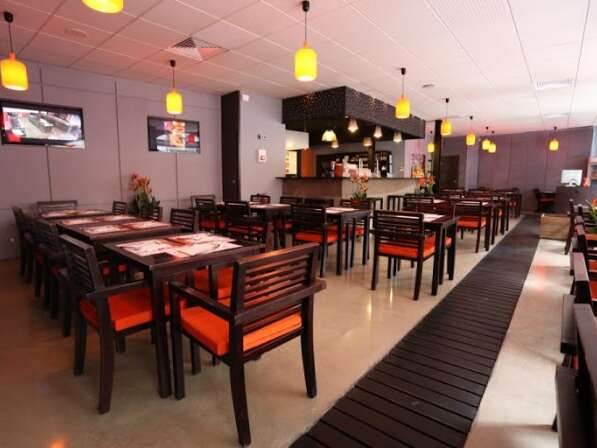 Pum Thai Restaurant & Cooking School