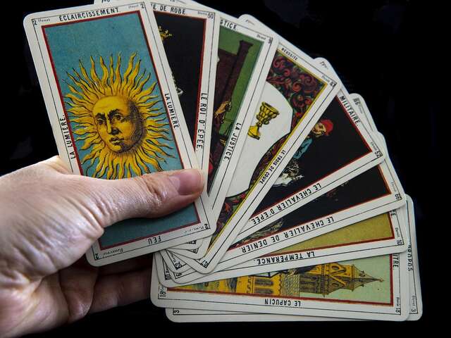 Exploration patrimoniale autour d'un livre de tarot