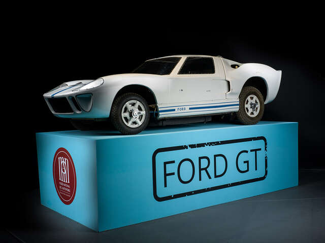 Ausstellung: Vroum, kleine Autos und große Kinder