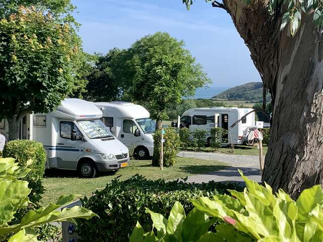 Aire sur le camping Duguesclin