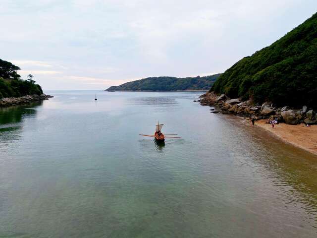 Navigation de curraghs dans l'estuaire du Léguer - Léguer en fête