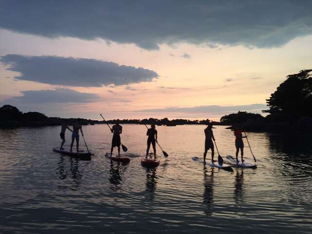 Location Kayaks Paddles