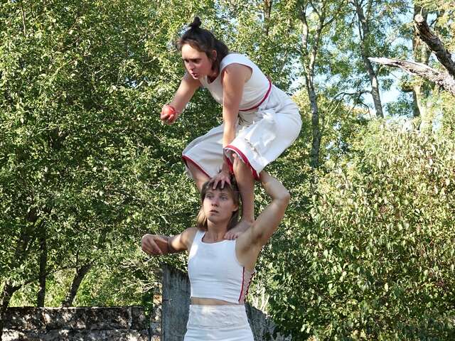 Place aux Mômes | La Pomme - Cie Eve&Eve