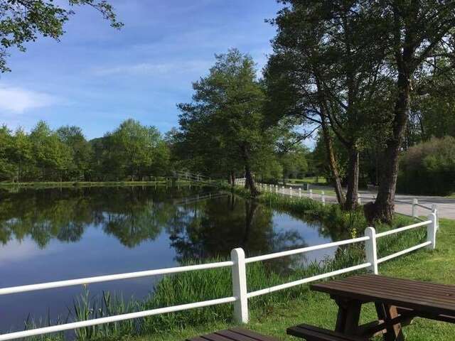 Camping Les Vergnes : accueil des campings-car