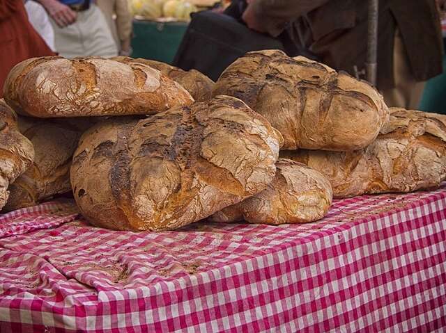 Marché de Lastours
