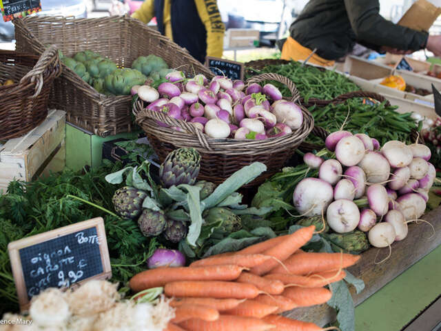 Marché à Savigny-sur-Braye