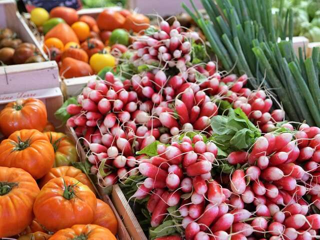 Marché hebdomadaire à Saint-Aignan