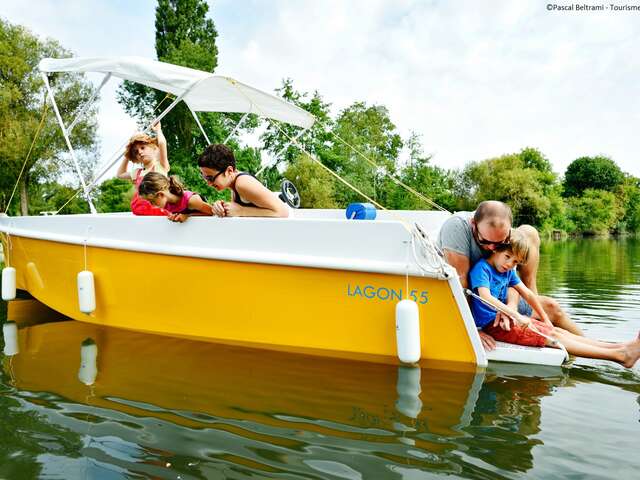 BATEAU SANS PERMIS EN FAMILLE