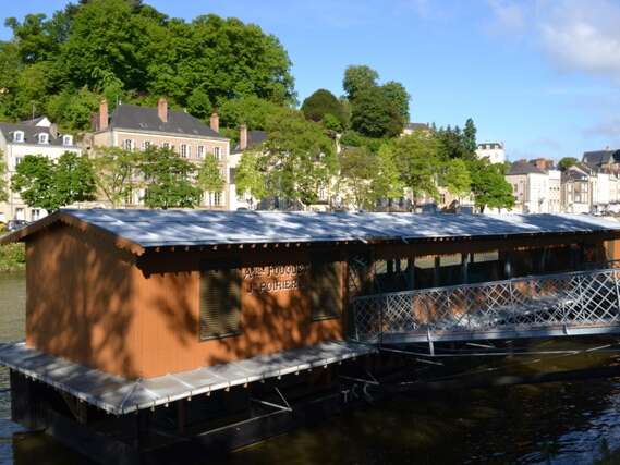 LE BATEAU LAVOIR SAINT-JULIEN