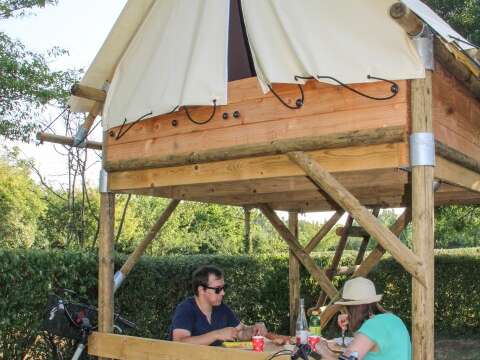 LA TENTE BIVOUAC DU CAMPING DE COUPEAU
