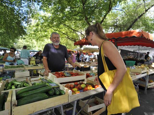 MARCHÉ CENTRAL DE LAVAL