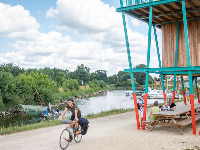 Aire d'arrêt vélo : le Belvédère de la Pierre Percée