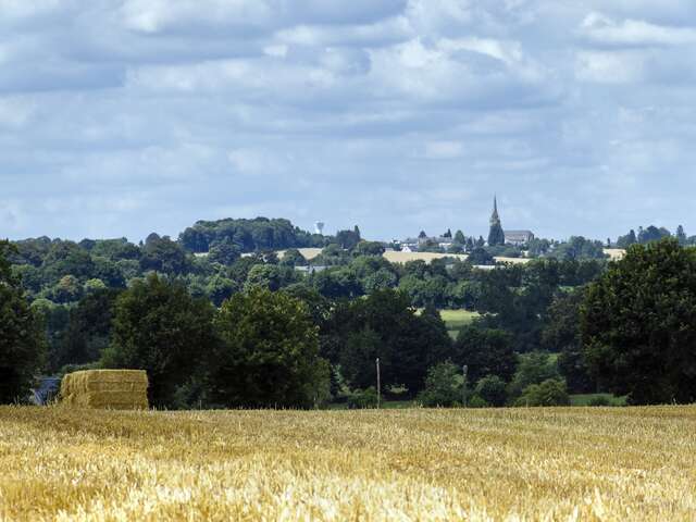 FOUGEROLLES-DU-PLESSIS - RANDONNÉE - CIRCUIT DE CLAIRE FONTAINE