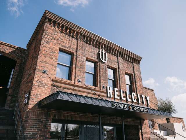 Hellcity, brewpub et restaurant