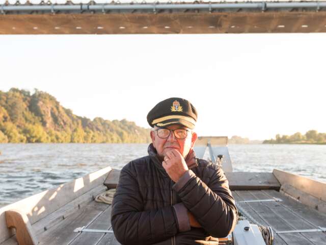 Louise de Loire - Promenade en toue cabanée