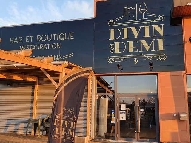 CAVE À BIÈRE ET À VIN DIVIN ET DEMI