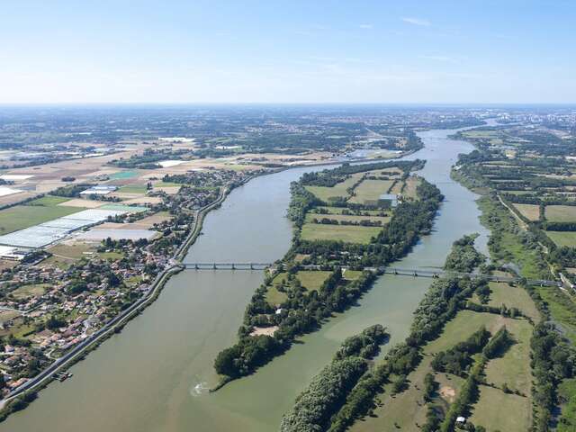 DIVATTE SUR LOIRE - NANTES (LA LOIRE A VELO)