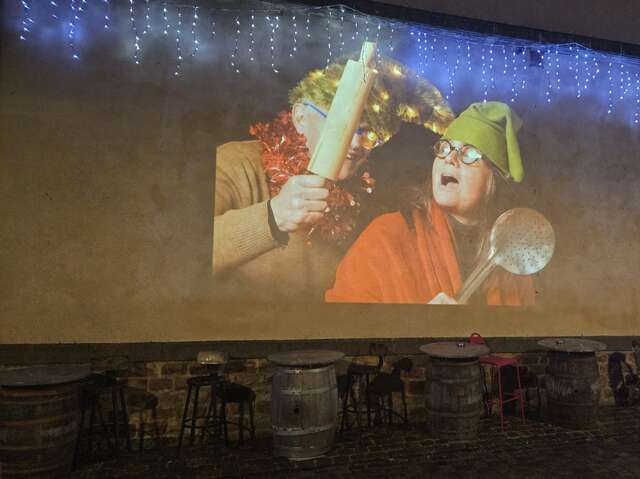 Des lutins sur les murs de Sainte-Suzanne