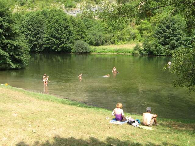 Baignade à Marcilhac-sur-Célé dans la rivière Célé