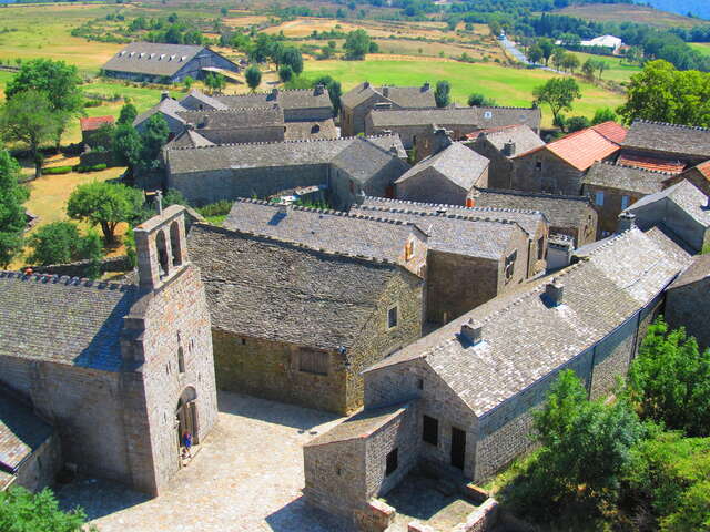 CITÉ MÉDIÉVALE DE LA GARDE-GUERIN