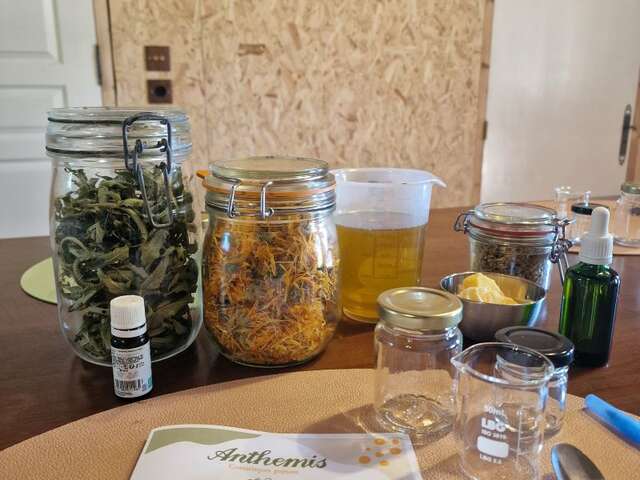 Expérience de Destination : Je crée mon cosmétique au Château de Chanteloup