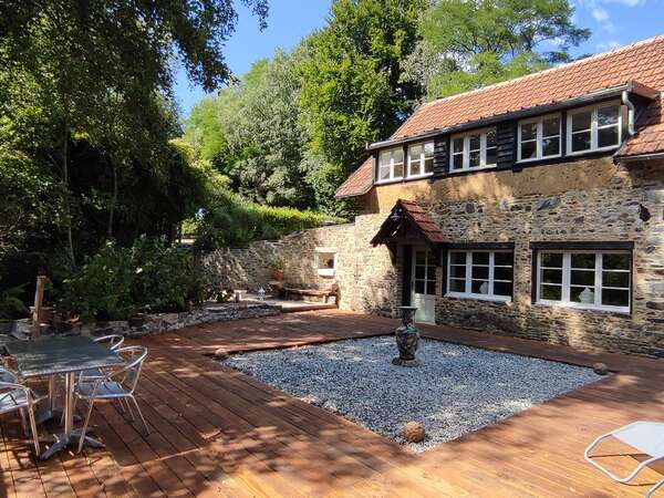 Meublé de tourisme > Riverside Cottage - Le Petit Moulin