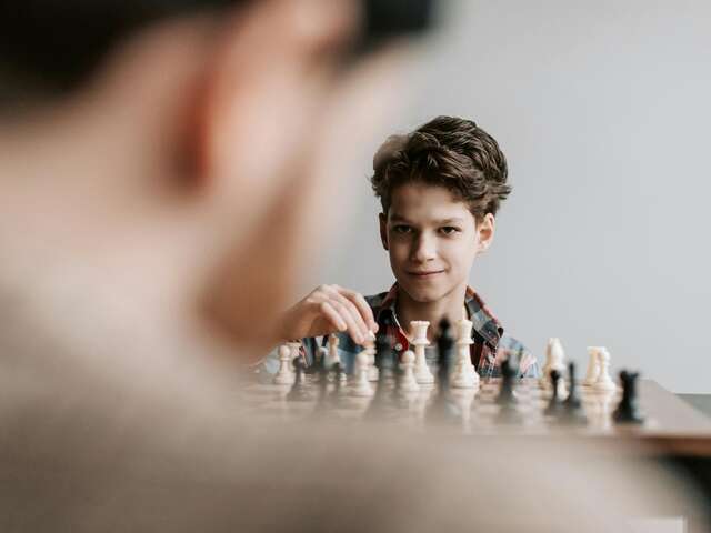 Échecs : initiation et perfectionnement (10-17 ans)