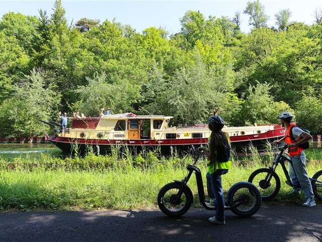 Vignobles en Scène : Parcours "Entre Ville, Canal et Vignoble", Vitry en trottinette électrique