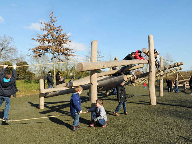 AIRE DE JEUX DU BOIS JOALLAND