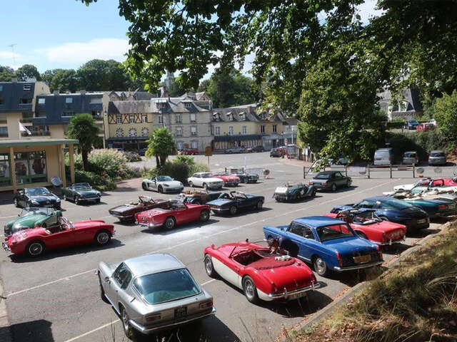 Exposition de véhicules anciens, sportifs ou prestigieux : « Cars & Coffee »