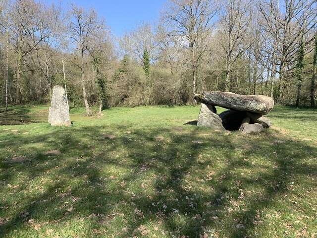 Dolmen et menhir