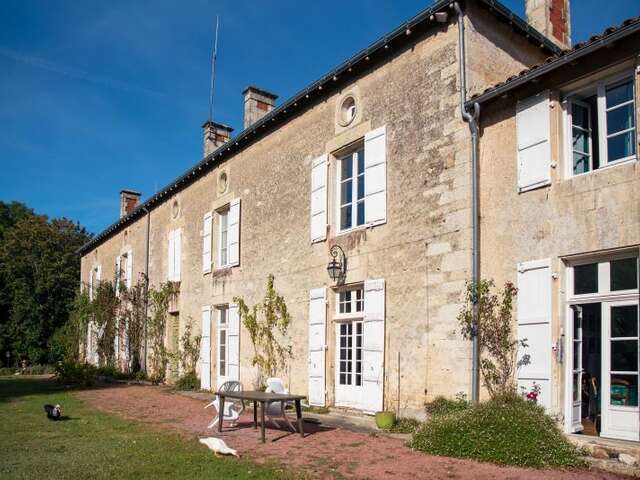 Logis de la Roche Cantin - Chambre d'hôtes Ophélie