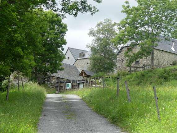 DES GRANGES DE LIAS À SOULAN