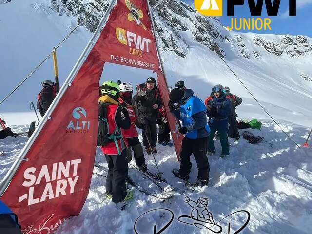 La Coupe du Monde de ski et snowboard Freeride Junior