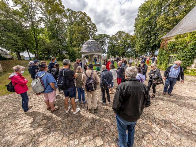 Visite cité et église de Sainte-Suzanne