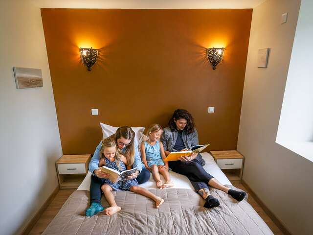 SUITE JUMELLE CHAMBRE D'HÔTES AU DOMAINE DES PIERRES JUMELLES