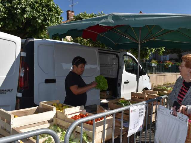 MARCHÉ À MOUILLERON ST GERMAIN