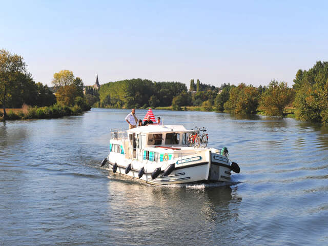 Les Canalous - Location de bateaux habitables sans permis à Chenillé-Changé