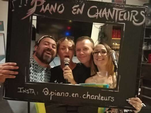 Le Piano En-chanteurs- Festival théâtral rural"Le Champ des Possibles”