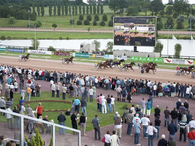 Industrielle Attitude : Hippodrome