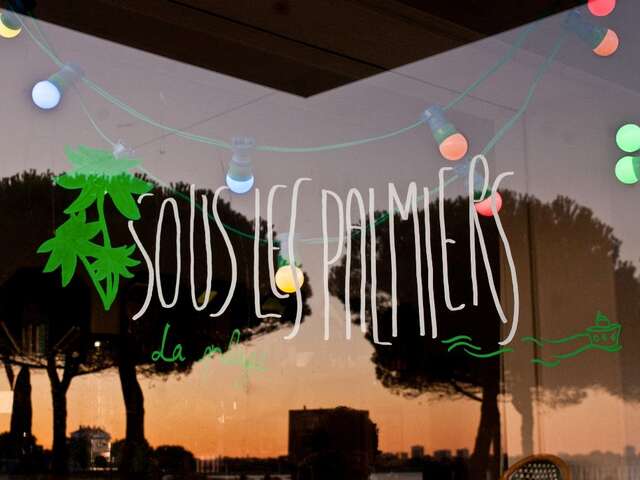 SOUS LES PALMIERS